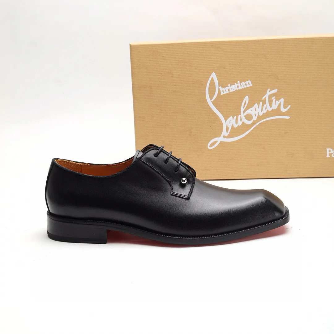 Batch 1,080 yuan 💰••New real shots••CL～High-end men’s 👔casual•loafers with red soles! ••🆑Genuine and top-quality goods from original orders ••✅💯 Purchase goods from top-quality original orders! Original imported patterned cowhide ➕Imported cowhide lining ➕Cowhide feet ➕Original leather outsole~🉑️Feel free to compare the authentic ones! Size: 38-44 (45.46.47 can be customized)